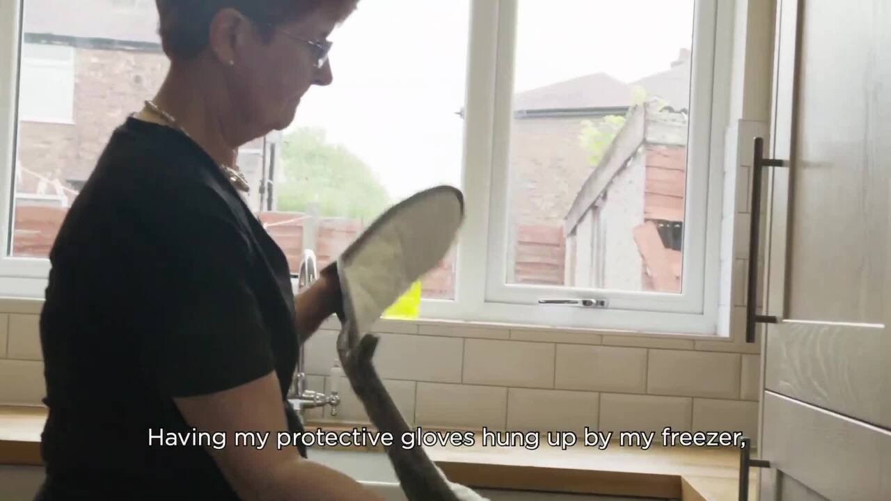 Handling frozen food